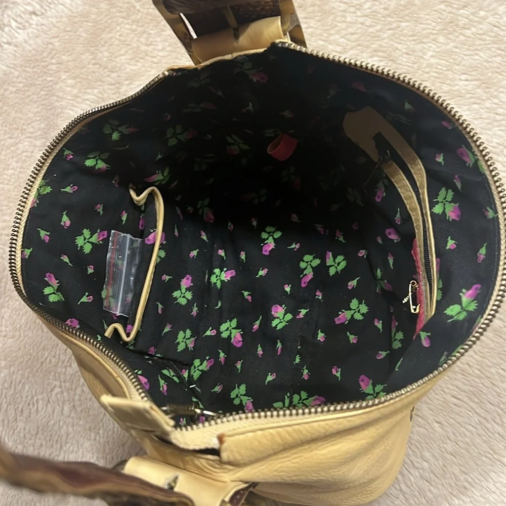 BETSEY JOHNSON Baroque Betsey Collection - Picture 11 of 17